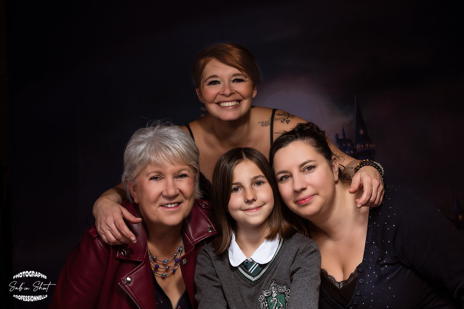 Portrait de plusieurs générations en famille par Sab’in Shoot